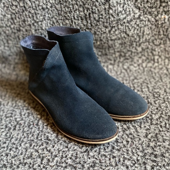 Ellen Degeneres Shoes - Ellen Degeneres boots size 9 1/2